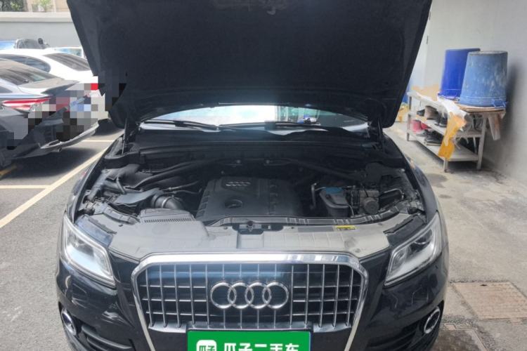 Used Audi Q5 2013 40 TFSI Technology Edition Engine Bay