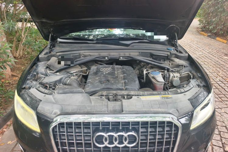 Used Audi Q5 2013 40 TFSI Comfort Edition Engine Bay