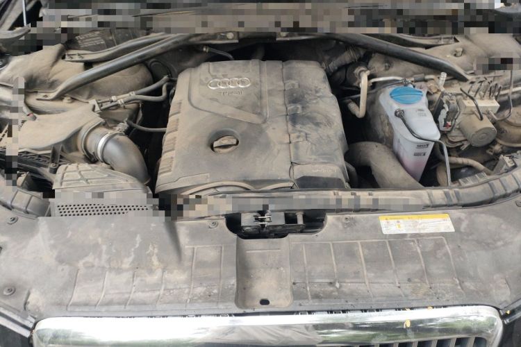 Used Audi Q5 2013 40 TFSI Ambition Engine Bay