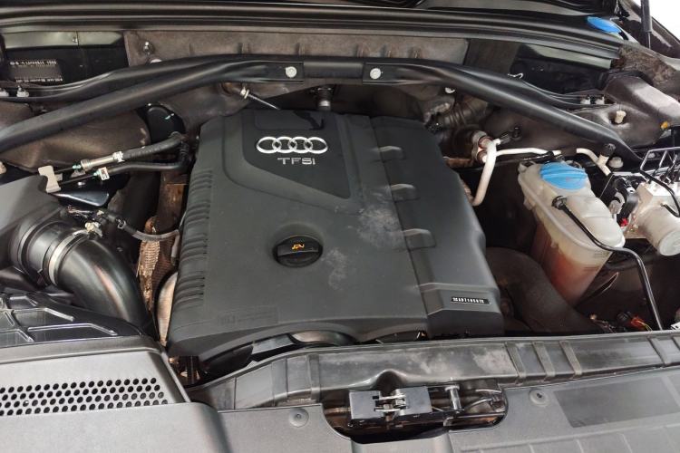 Used Audi Q5 2013 40 TFSI Technology Edition Engine Bay