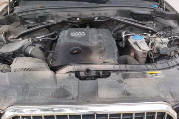 Used Audi Q5 2013 40 TFSI Technology Edition Engine Bay