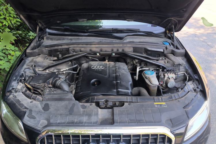 Used Audi Q5 2013 40 TFSI Technology Edition Engine Bay