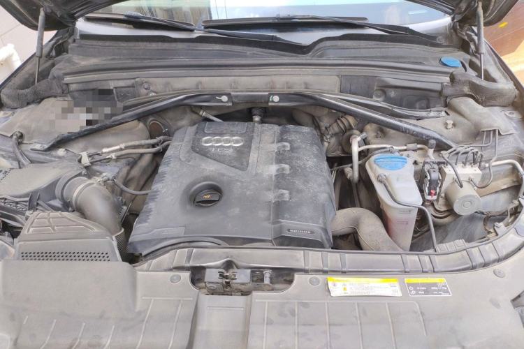 Used Audi Q5 2013 40 TFSI Comfort Edition Engine Bay