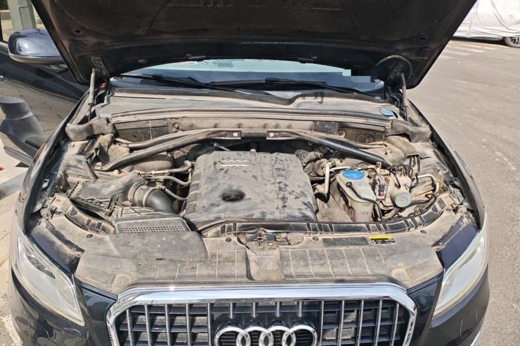 Used Audi Q5 2013 40 TFSI Technology Edition Engine Bay