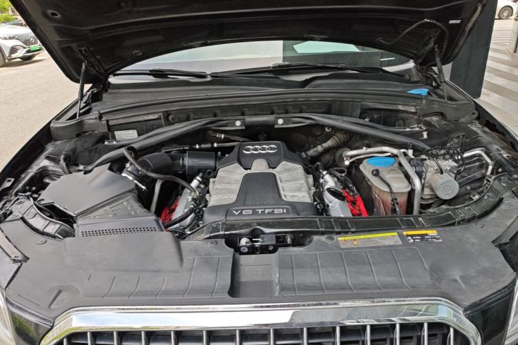 Used Audi Q5 2013 45 TFSI quattro Sport Edition Engine Bay