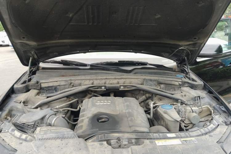 Used Audi Q5 2013 40 TFSI Technology Edition Engine Bay