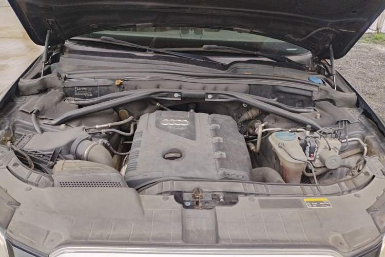 Used Audi Q5 2013 40 TFSI Technology Edition Engine Bay