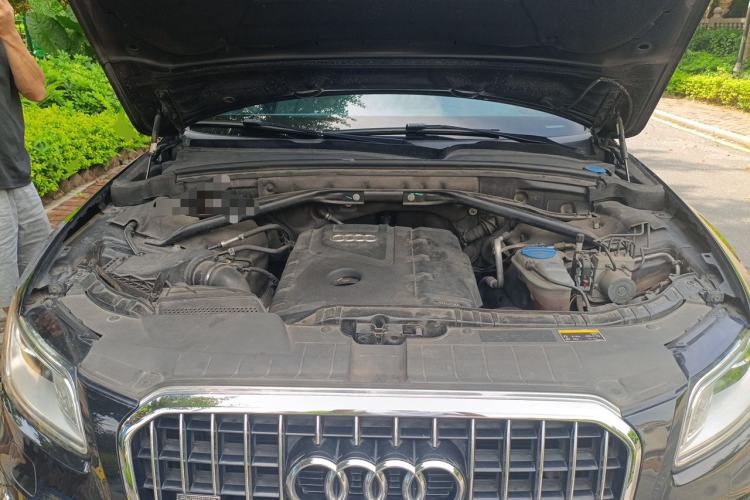 Used Audi Q5 2013 40 TFSI Technology Edition Engine Bay