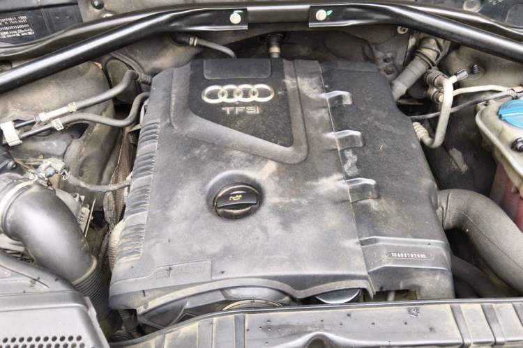 Used Audi Q5 2013 40 TFSI Ambition Engine Bay