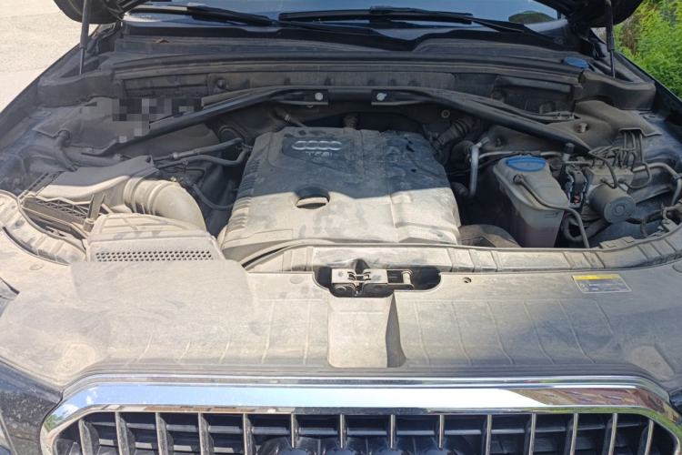 Used Audi Q5 2013 40 TFSI Technology Edition Engine Bay