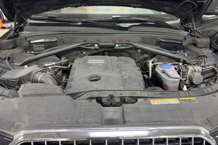 Used Audi Q5 2013 40 TFSI Ambition Engine Bay