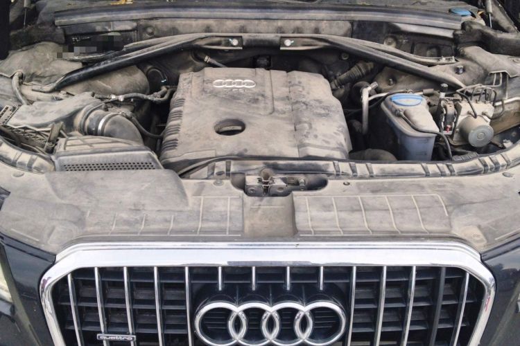 Used Audi Q5 2013 40 TFSI Comfort Edition Engine Bay