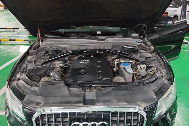Used Audi Q5 2013 40 TFSI Technology Edition Engine Bay
