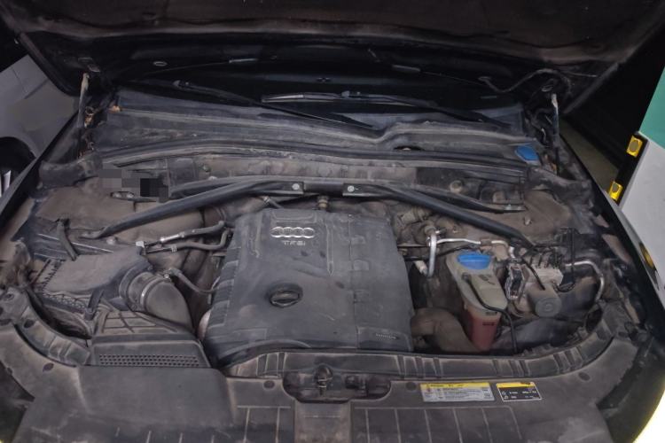 Used Audi Q5 2013 40 TFSI Technology Edition Engine Bay