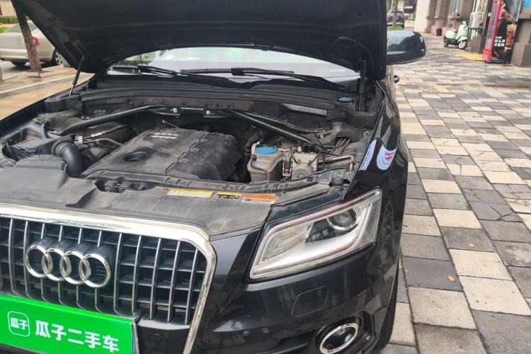 Used Audi Q5 2013 40 TFSI Technology Edition Engine Bay Left