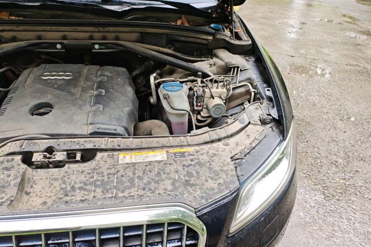 Used Audi Q5 2013 40 TFSI Ambition Engine Bay Left