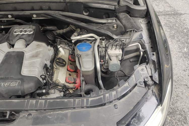 Used Audi Q5 2013 45 TFSI quattro off-road version Engine Bay Left