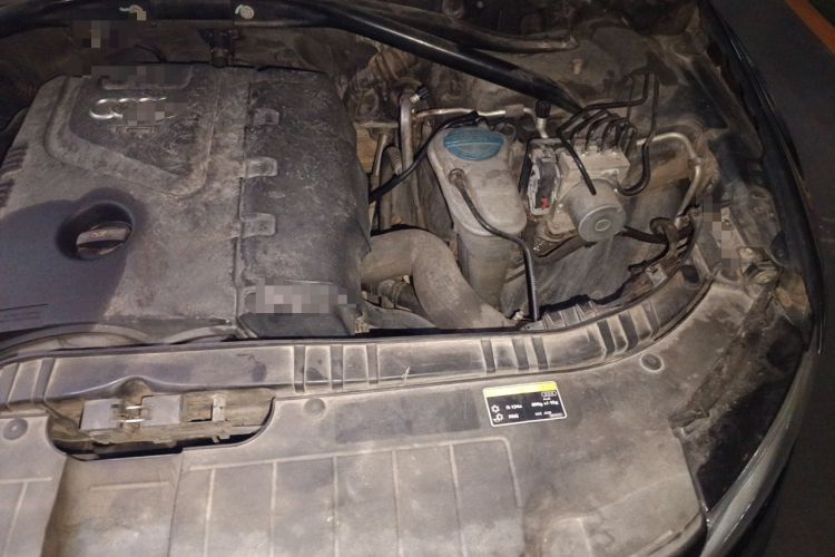 Used Audi Q5 2013 40 TFSI Technology Edition Engine Bay Left