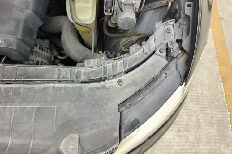 Used Audi Q5 2013 40 TFSI Technology Edition Engine Bay Left