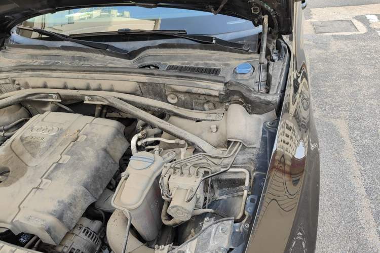Used Audi Q5 2013 40 TFSI Technology Edition Engine Bay Left