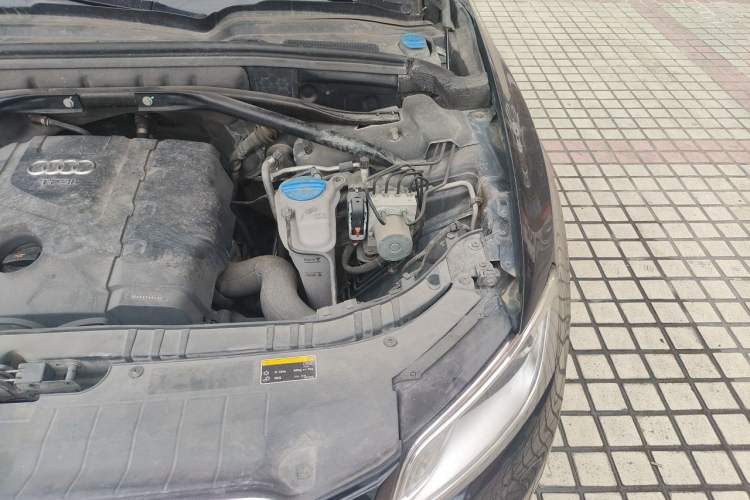 Used Audi Q5 2013 40 TFSI Technology Edition Engine Bay Left