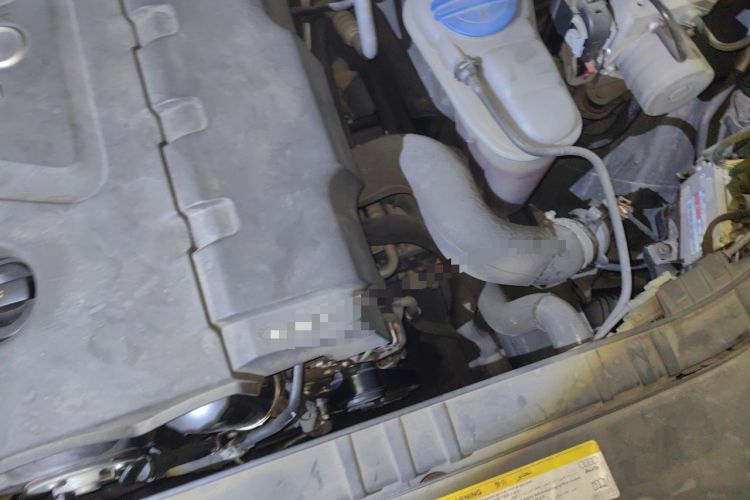Used Audi Q5 2013 40 TFSI Comfort Edition Engine Bay Left