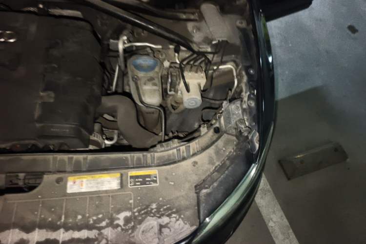 Used Audi Q5 2013 40 TFSI Ambition Engine Bay Left