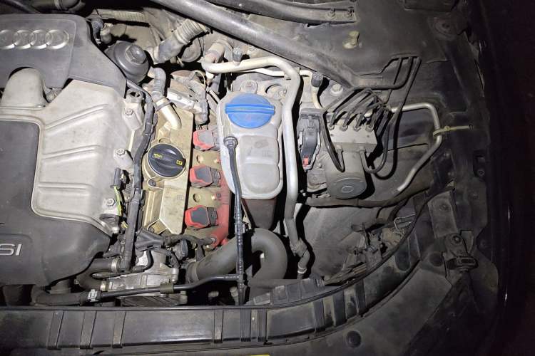 Used Audi Q5 2013 45 TFSI quattro Sport Edition Engine Bay Left
