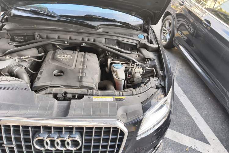 Used Audi Q5 2013 40 TFSI Technology Edition Engine Bay Left