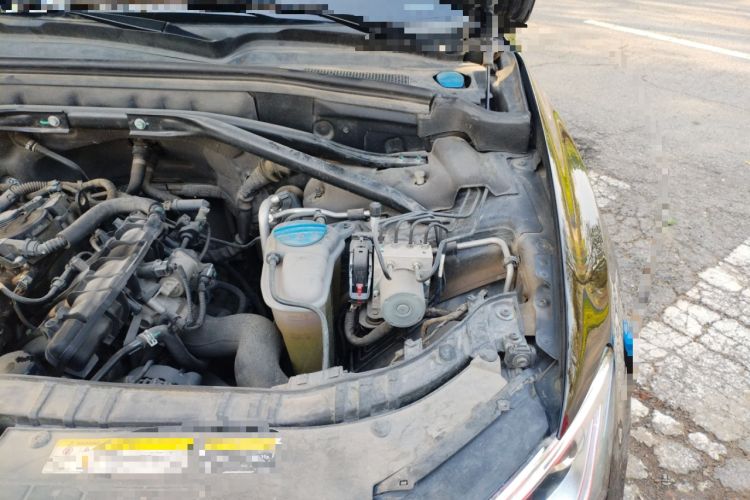 Used Audi Q5 2013 40 TFSI Ambition Engine Bay Left