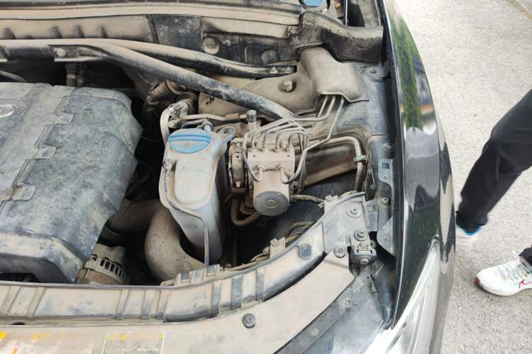 Used Audi Q5 2013 40 TFSI Technology Edition Engine Bay Left