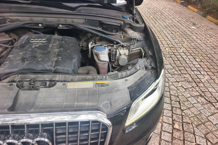 Used Audi Q5 2013 40 TFSI Comfort Edition Engine Bay Left