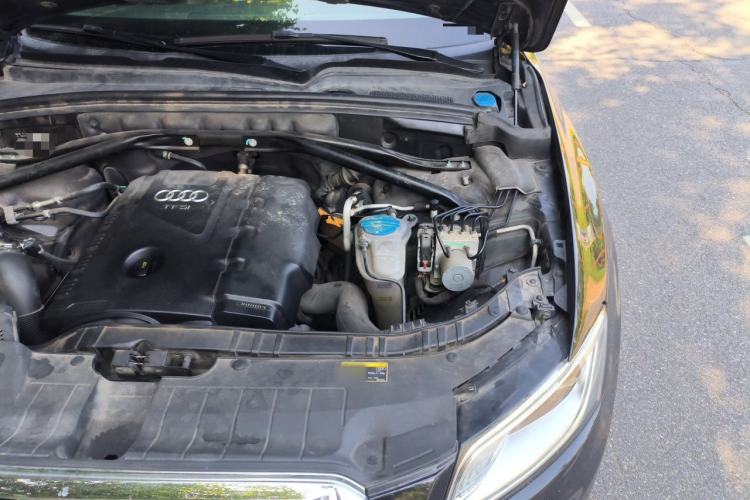 Used Audi Q5 2013 40 TFSI Technology Edition Engine Bay Left