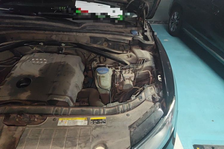 Used Audi Q5 2013 40 TFSI Ambition Engine Bay Left