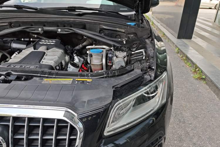 Used Audi Q5 2013 45 TFSI quattro Sport Edition Engine Bay Left