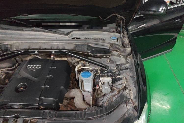 Used Audi Q5 2013 40 TFSI Technology Edition Engine Bay Left