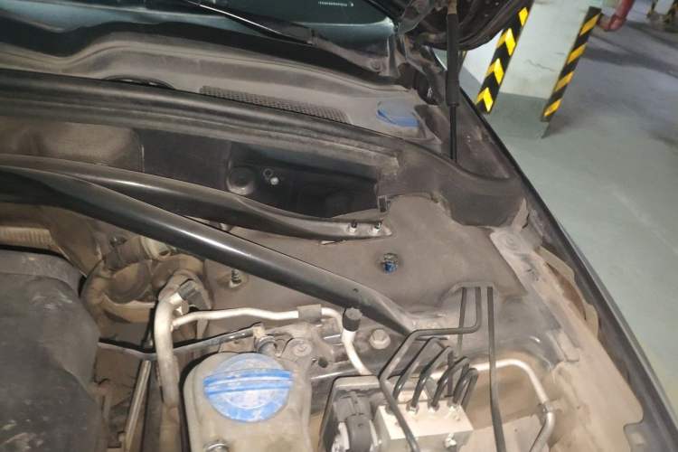 Used Audi Q5 2013 40 TFSI Technology Edition Engine Bay Left