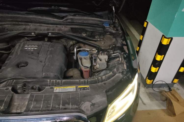 Used Audi Q5 2013 40 TFSI Technology Edition Engine Bay Left