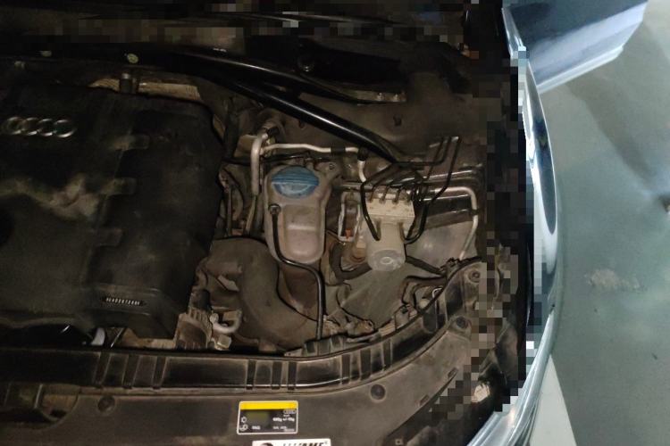 Used Audi Q5 2013 40 TFSI Comfort Edition Engine Bay Left