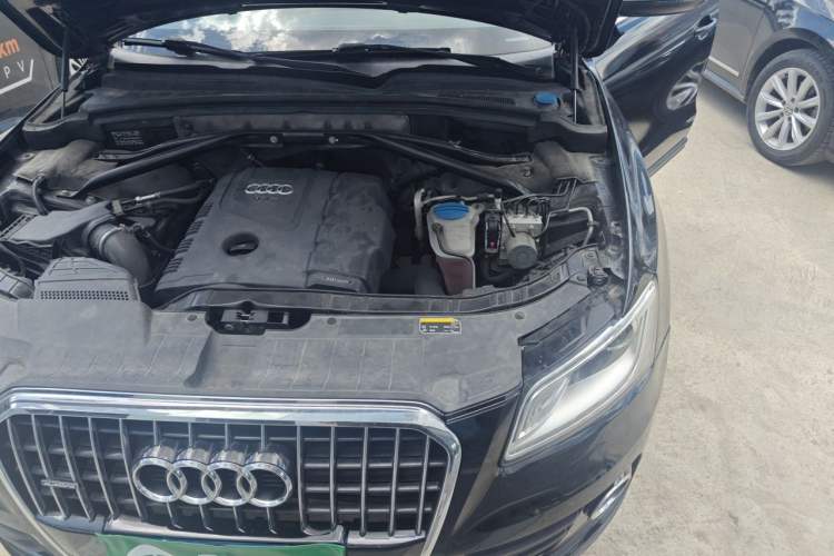 Used Audi Q5 2013 40 TFSI Technology Edition Engine Bay Left