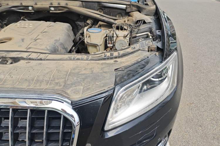 Used Audi Q5 2013 40 TFSI Comfort Edition Engine Bay Left