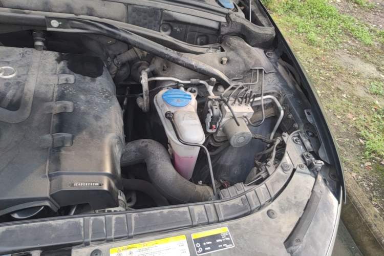 Used Audi Q5 2013 40 TFSI Technology Edition Engine Bay Left