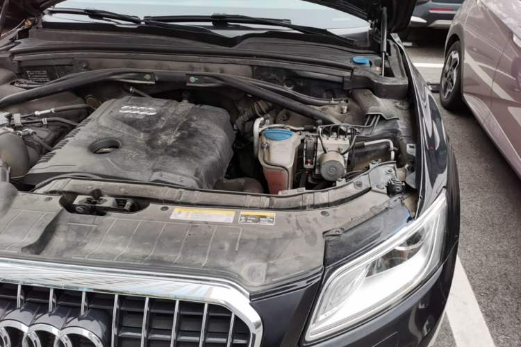 Used Audi Q5 2013 40 TFSI Ambition Engine Bay Left