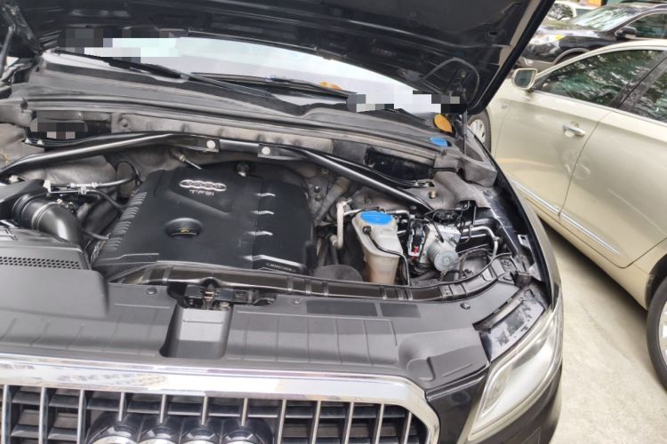 Used Audi Q5 2013 40 TFSI Technology Edition Engine Bay Left