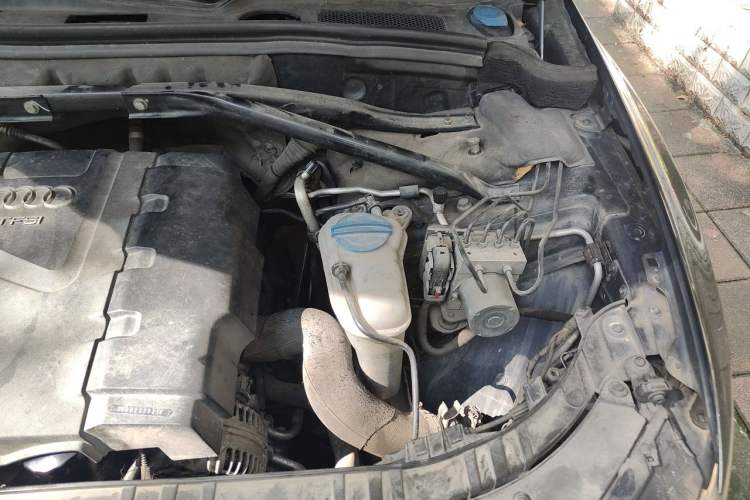 Used Audi Q5 2013 40 TFSI Technology Edition Engine Bay Left