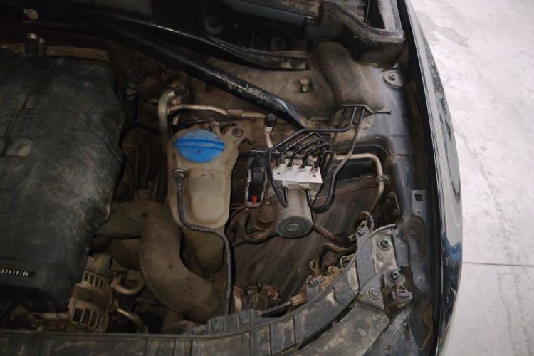 Used Audi Q5 2013 40 TFSI Ambition Engine Bay Left