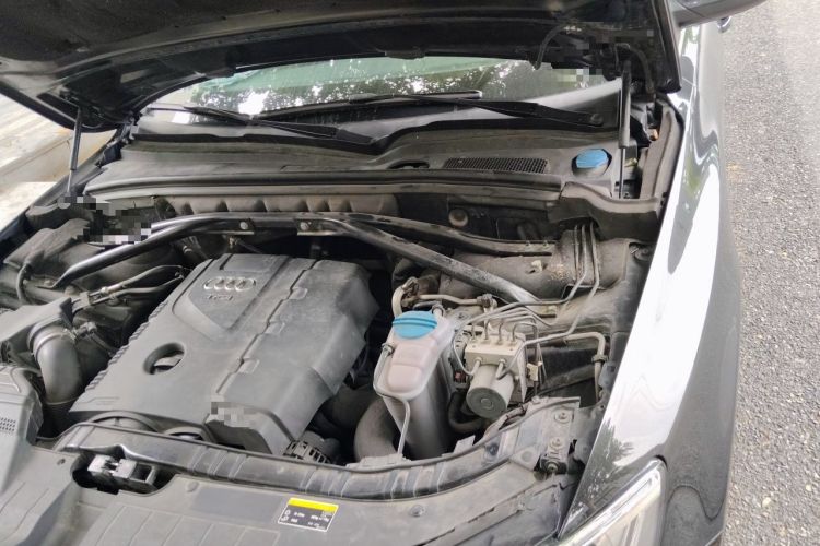 Used Audi Q5 2013 40 TFSI Technology Edition Engine Bay Left