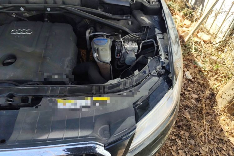 Used Audi Q5 2013 40 TFSI Technology Edition Engine Bay Left