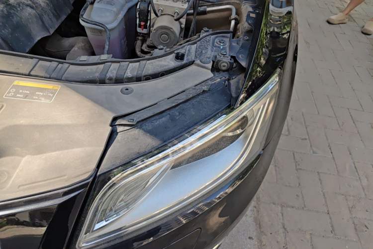 Used Audi Q5 2013 40 TFSI Technology Edition Engine Bay Left