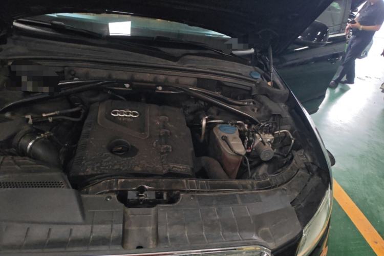 Used Audi Q5 2013 40 TFSI Comfort Edition Engine Bay Left